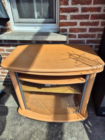 TV kast beschikbaar voor biedingen