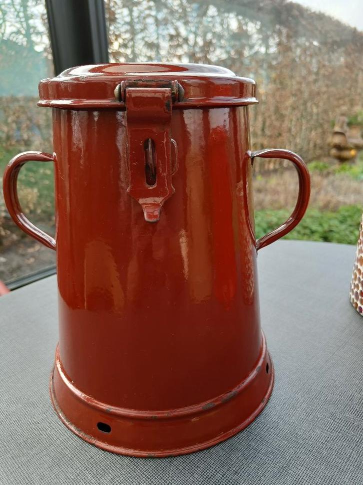 Oude geëmailleerde ijzeren voorraadpot. Hoogte: 26 cm., Antiek en Kunst, Curiosa en Brocante, Ophalen of Verzenden
