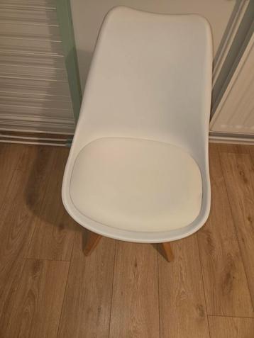 keukenstoel beschikbaar voor biedingen