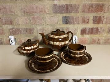 Charmant retro theeservies beschikbaar voor biedingen