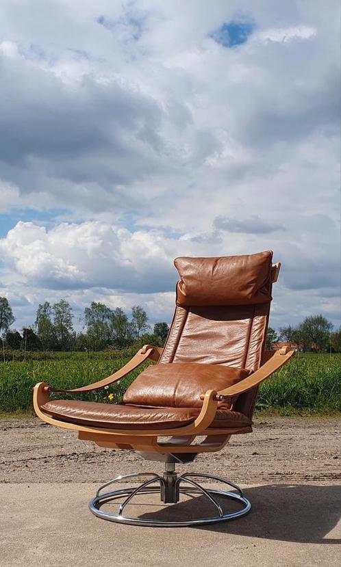 Vintage Zweeds design Nelo draaistoel, Antiek en Kunst, Kunst | Designobjecten, Ophalen