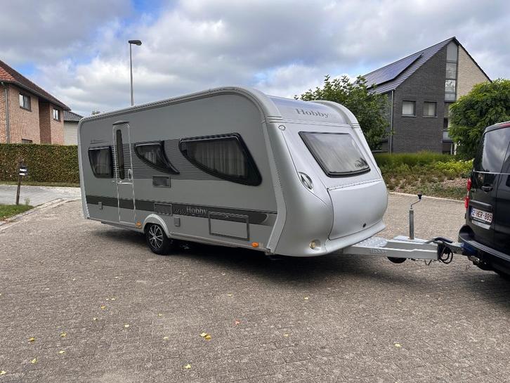 Hobby Vita Veneto 495 UL enkelbedden en extra's, Caravans en Kamperen, Caravans, Bedrijf, tot en met 4, 1250 - 1500 kg, Rondzit