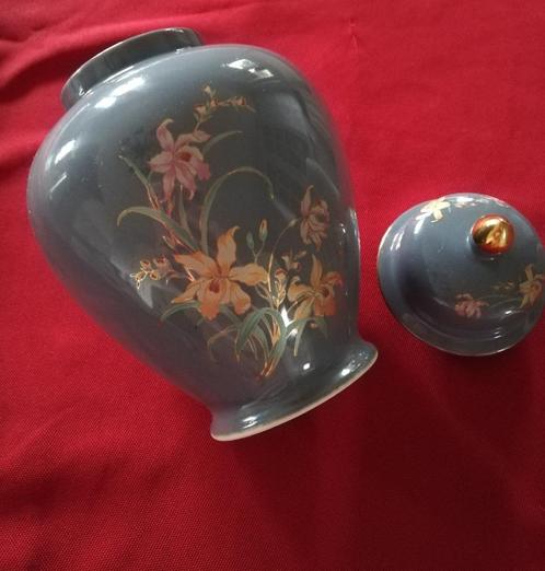 Magnifique vase en porcelaine de Grey Mist., Maison & Meubles, Accessoires pour la Maison | Vases, Comme neuf, Vert, Enlèvement ou Envoi