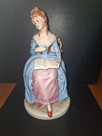 Figurine céramique biscuit parfait état  beschikbaar voor biedingen