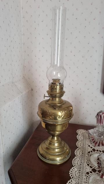 Lampe à pétrole décorative en laiton