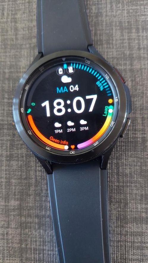 Samsung Galaxy Watch4 Classic in goede staat, Handtassen en Accessoires, Smartwatches, Gebruikt, Android, GPS, Slaap, Ophalen of Verzenden