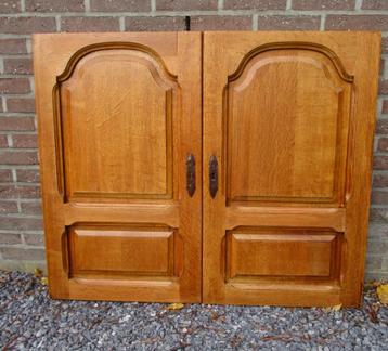 Massief eiken deuren beschikbaar voor biedingen