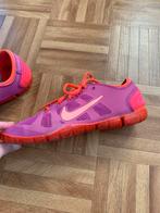 Nike training sportschoenen 38,5, Ophalen of Verzenden, Zo goed als nieuw