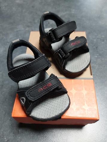 Nike sandalen maat 2,5/18,5 - 9 cm