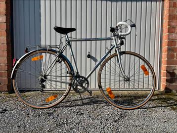 Vintage Peugeot koersfiets beschikbaar voor biedingen