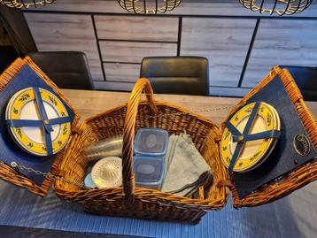 Rieten picknickmand Optima voor 4 personen met accessoires beschikbaar voor biedingen