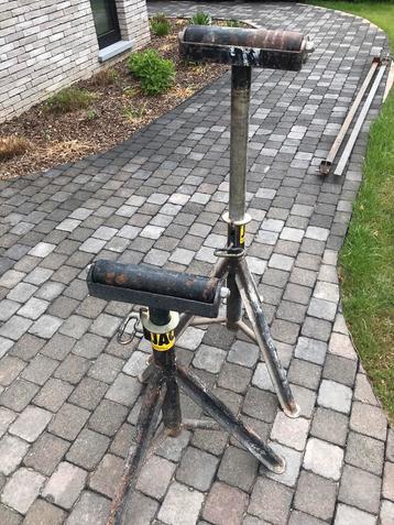 Zaag machine steunen mot rol, Ophalen, Gebruikt