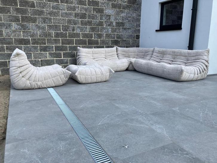 Beige/écru Bouclé Sdelige set in nieuwstaat!, Huis en Inrichting, Zetels | Complete zithoeken, Nieuw, Ophalen of Verzenden