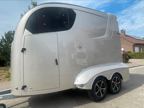 STX 2 p zadelkamer in top staat van 07/2019, Dieren en Toebehoren, Paarden en Pony's | Trailers en Aanhangwagens, Zo goed als nieuw