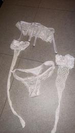 Lingerie met string, Envoi, String