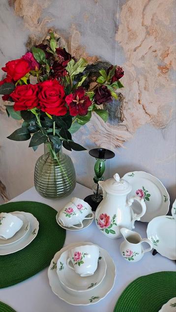 HUTCHENREUTER MARIA THERESA RODE ROSE beschikbaar voor biedingen
