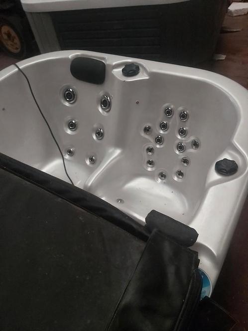 Jacuzzi  gratis geleverd geplaatst, Tuin en Terras, Zwembad-toebehoren, Ophalen of Verzenden