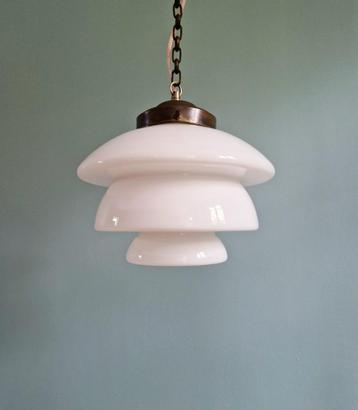 Art Deco hanglamp in witte opaline, 1920-30  beschikbaar voor biedingen