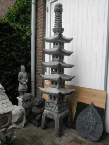 Pagode 180cm hoog beschikbaar voor biedingen
