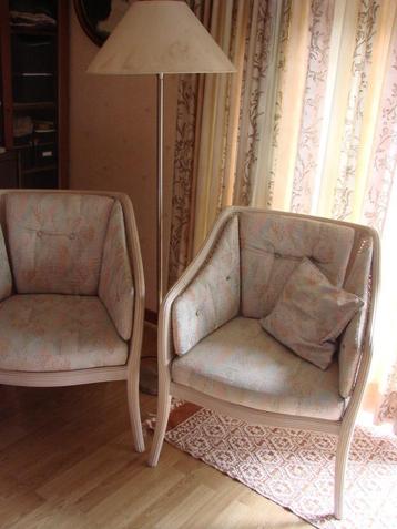 brocante: 2 merk zeteltjes deknuddt beschikbaar voor biedingen