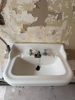 Vintage lavabo / wastafel met dubbele kraan, Huis en Inrichting, Badkamer | Badkamermeubels, Ophalen, Gebruikt