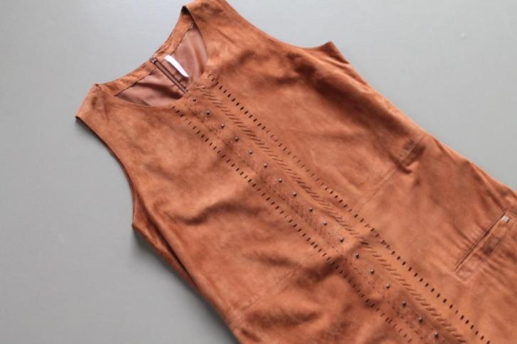 ZGAN camelkleur suede jurk I.Code, Kleding | Dames, Jurken, Zo goed als nieuw, Maat 38/40 (M), Overige kleuren, Boven de knie