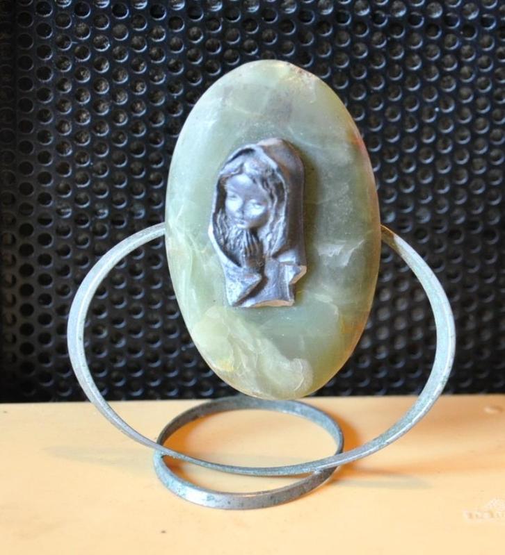 decoration religieuse communiante sur écusson onyx, Antiquités & Art, Antiquités | Objets religieux, Enlèvement ou Envoi