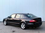 ✅Skoda Superb 1.6 TDI GARANTIE Airco Navi Memory Trekh Parks, Voorwielaandrijving, Euro 5, Stof, Zwart