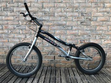 Monty 219 Kamel 20" Trialfiets  beschikbaar voor biedingen