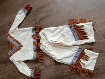 Indianenpak maat 104 zeer goede staat beschikbaar voor biedingen