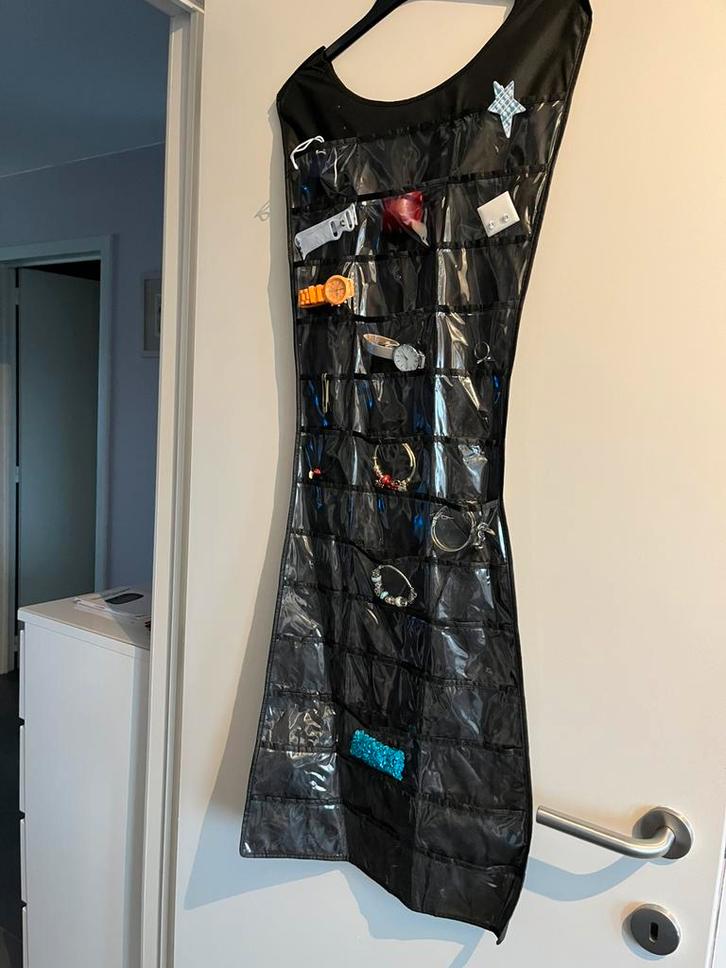 Zwart juwelenkleedje 7€, Bijoux, Sacs & Beauté, Colliers, Comme neuf, Noir, Enlèvement