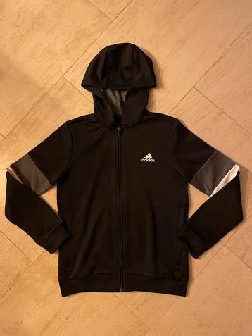 Zwarte gilet met kap Adidas maat 152, Adidas, Trui of Vest, Ophalen of Verzenden, Zo goed als nieuw