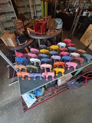 houten olifantjes beschikbaar voor biedingen