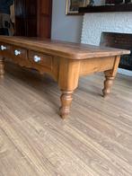 Salontafel van oud grenen,3 lades met porseleinen knopjes, Huis en Inrichting, Tafels | Salontafels, Ophalen, Zo goed als nieuw