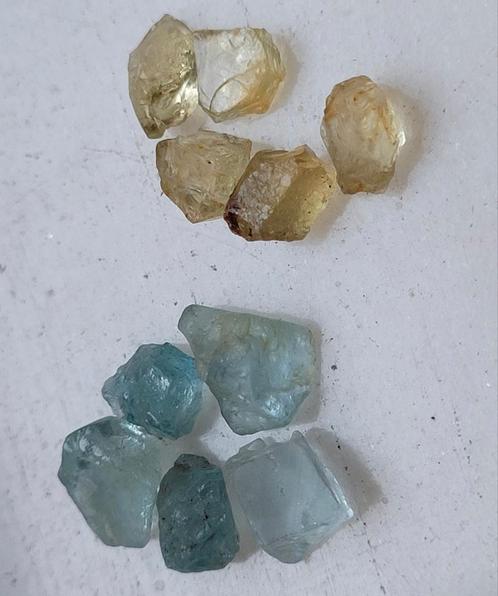 Aquamarijn blauwe en gele kristallen uit Afghanistan (2), Verzamelen, Mineralen en Fossielen, Mineraal, Ophalen of Verzenden