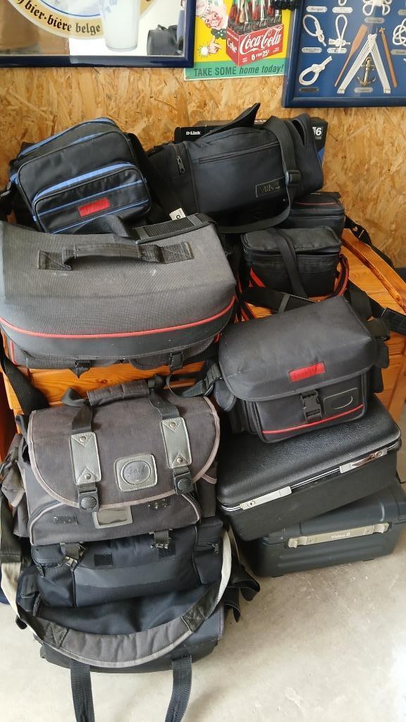 CAMERA video met verschillende camera's 8 hi8 vhs-c video 8, Audio, Tv en Foto, Videocamera's Digitaal, Zo goed als nieuw, Camera