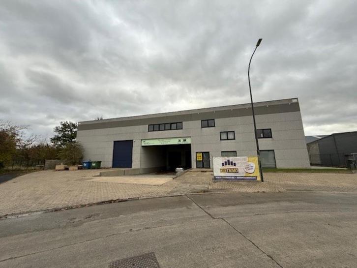Goed onderhouden magazijn te huur in Zele, Zakelijke goederen, Bedrijfs Onroerend goed, Industrieel, Huur