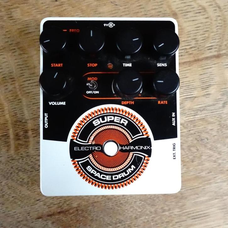 EHX Super Space Drum, Muziek en Instrumenten, Overige Muziek en Instrumenten, Zo goed als nieuw, Ophalen of Verzenden