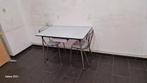 ancienne table en formica vintage avec tiroir et deux chaise, Enlèvement ou Envoi