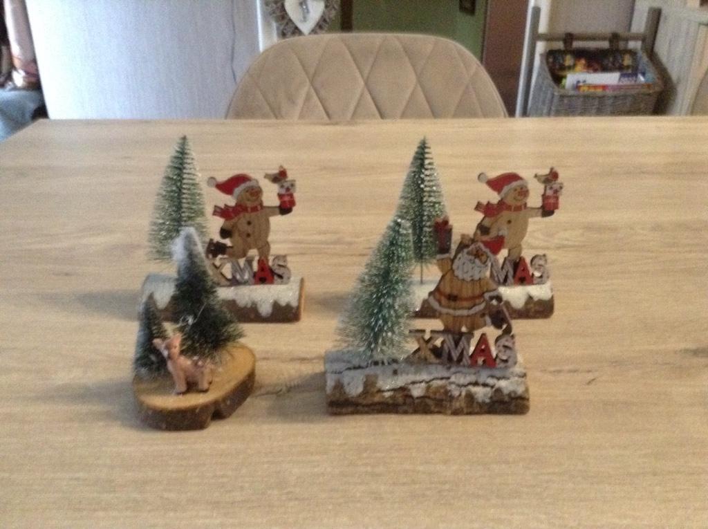 Kerststukjes op houten voetje, Diversen, Kerst, Zo goed als nieuw, Ophalen of Verzenden