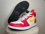 Jordan 1 Retro High OG Light Fusion rood EU 42,5, Kleding | Heren, Overige kleuren, Nieuw, Ophalen of Verzenden, Sneakers