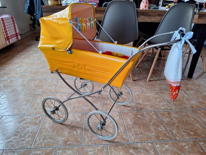 RARE landau vintage pour poupées + accessoires, Enfants & Bébés, Jouets | Poupées, Utilisé, Autres types, Enlèvement ou Envoi