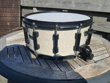  2   prof  snaredrums beschikbaar voor biedingen