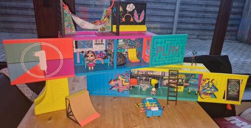 L.O.L. Clubhuis, Kinderen en Baby's, Speelgoed | Poppenhuizen, Zo goed als nieuw, Ophalen