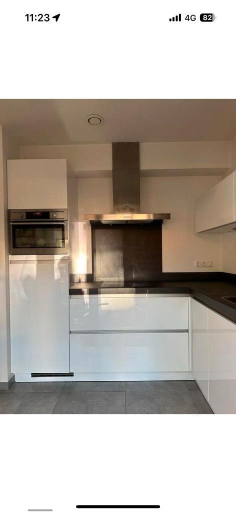 Moderne hoogglans +GEDEMONTEERD -DIRECT BESCHIKBAAR, Huis en Inrichting, Keuken | Complete keukens, Zo goed als nieuw, Hoekkeuken