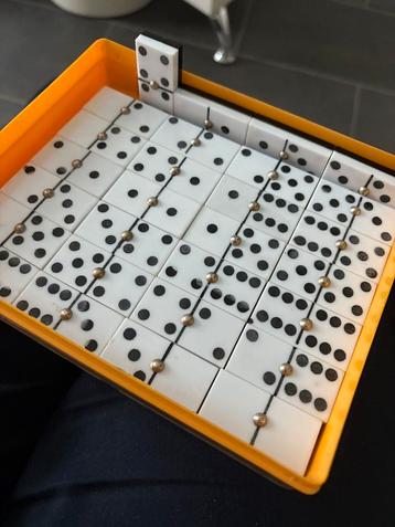 Vintage Domino. beschikbaar voor biedingen