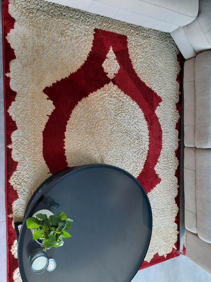 Bordeaux/rood tapijt met beige, Huis en Inrichting, Stoffering | Tapijten en Vloerkleden, Zo goed als nieuw, 150 tot 200 cm, Rood