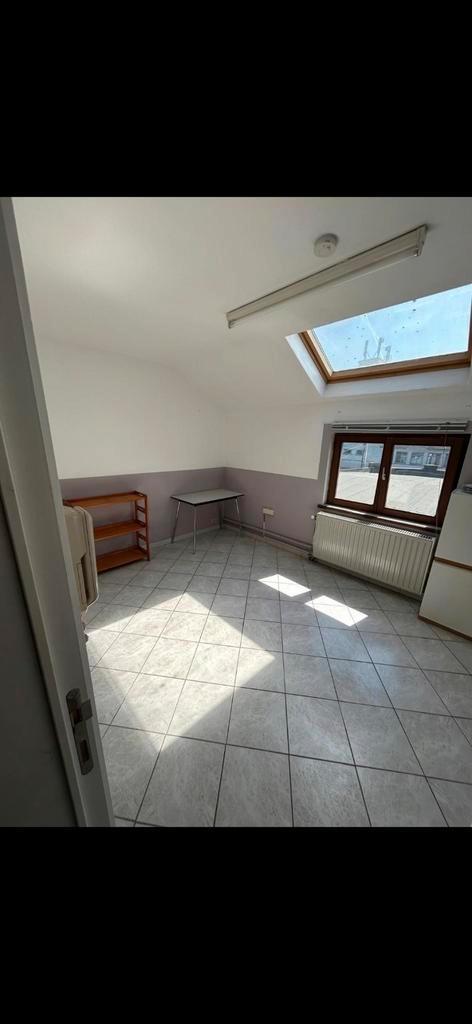 A louer une chambre en Colocation avec domiciliation, Immo, Appartementen en Studio's te huur, Charleroi, Minder dan 20 m²