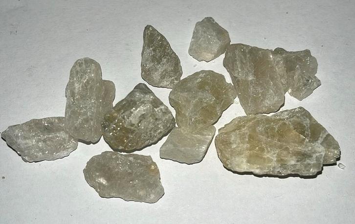 Zakje Amblygoniet Stenen - Totaal 46gram, Verzamelen, Mineralen en Fossielen, Mineraal, Ophalen of Verzenden