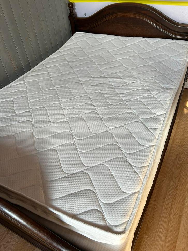 Heel mooi bed met elektrische lattenbodem, Huis en Inrichting, Slaapkamer | Waterbedden, Zo goed als nieuw, Ophalen of Verzenden